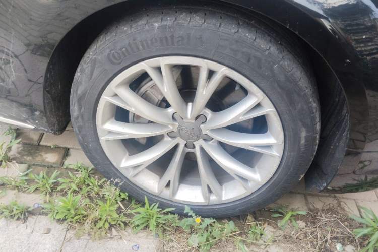 Used Audi A8 2013 A8L 50 TFSI quattro Prestige Edition Right Front Wheel Hub