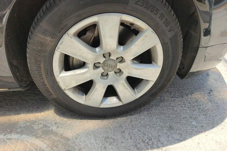 Used Audi A8 2013 A8L 45 TFSI quattro Luxury Model Right Front Wheel Hub