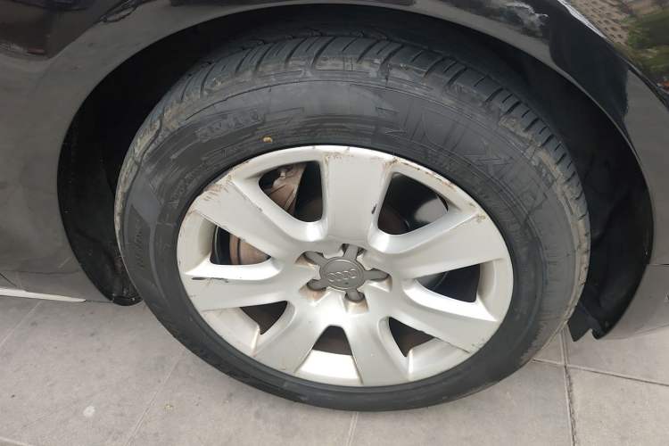 Used Audi A8 2013 A8L 30 FSI Comfort Model Right Front Wheel Hub