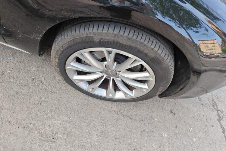 Used Audi A8 2013 A8L 50 TFSI quattro Prestige Edition Right Front Wheel Hub