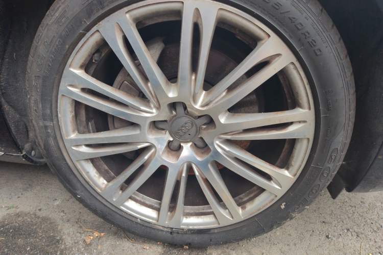 Used Audi A8 2013 A8L 45 TFSI quattro Luxury Model Right Front Wheel Hub