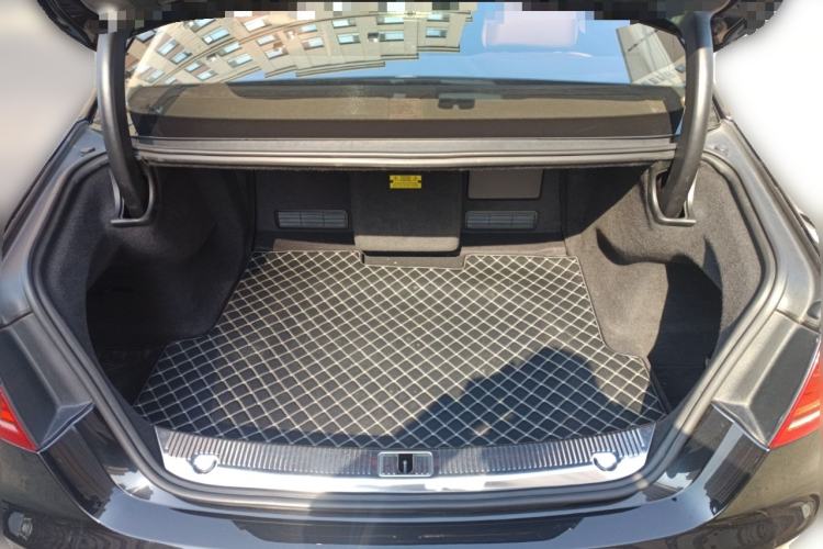 Used Audi A8 2013 A8L 6.3 FSI W12 quattro flagship model Trunk