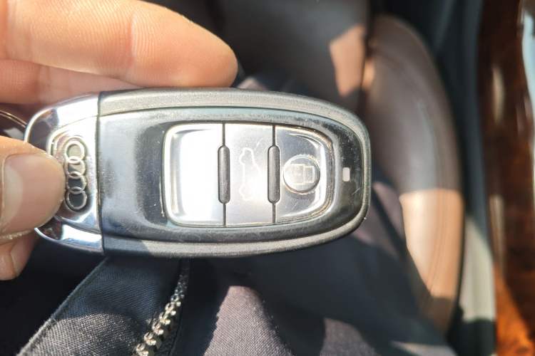 Used Audi A8 2013 A8L 45 TFSI quattro Comfort model Vehicle Key