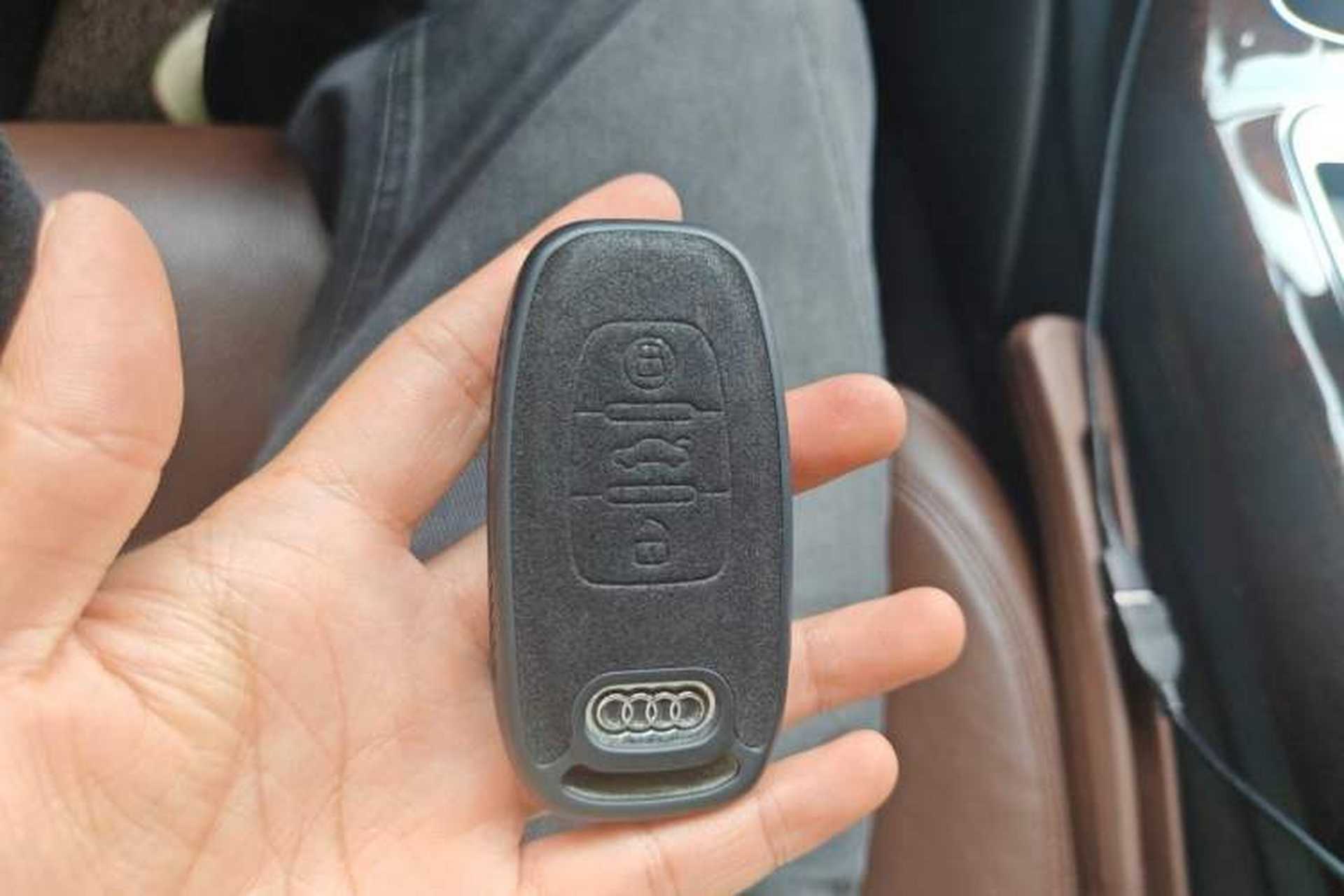 Used Audi A8 2013 A8L 45 TFSI quattro Comfort model Vehicle Key