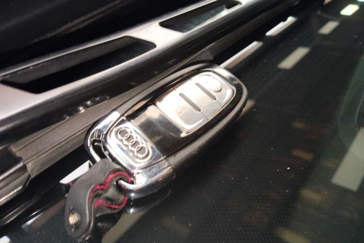 Used Audi A8 2013 A8L 45 TFSI quattro Luxury Model Vehicle Key