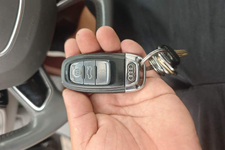 Used Audi A8 2013 A8L 45 TFSI quattro Comfort model Vehicle Key