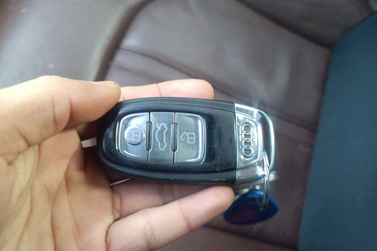 Used Audi A8 2013 A8L 45 TFSI quattro Comfort model Vehicle Key