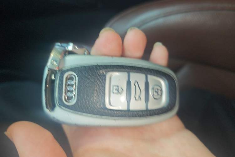 Used Audi A8 2013 A8L 45 TFSI quattro Luxury Model Vehicle Key