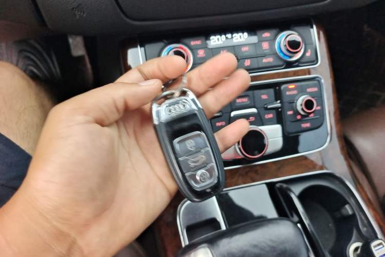 Used Audi A8 2013 A8L 45 TFSI quattro Comfort model Vehicle Key