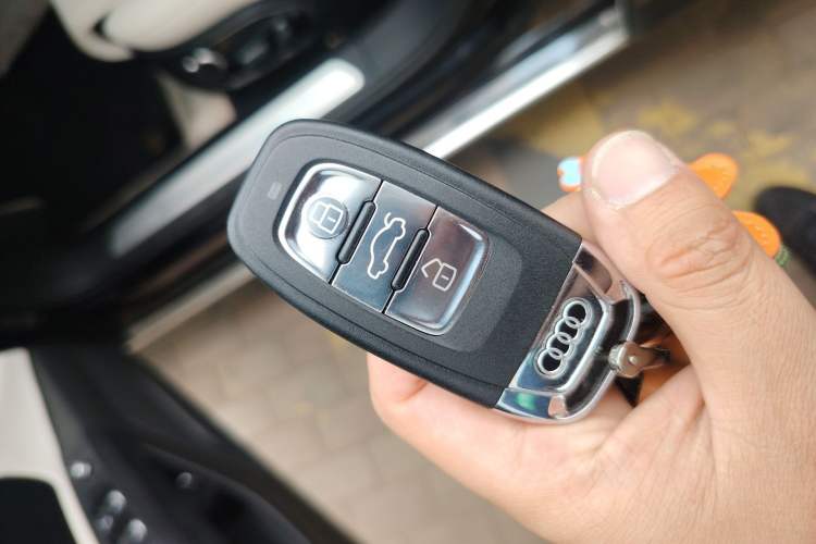 Used Audi A8 2013 A8L 45 TFSI quattro Luxury Model Vehicle Key