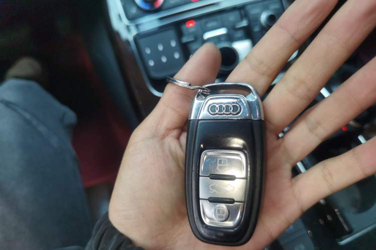 Used Audi A8 2013 A8L 45 TFSI quattro Comfort model Vehicle Key