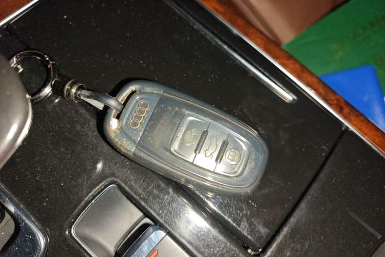 Used Audi A8 2013 A8L 45 TFSI quattro Comfort model Vehicle Key
