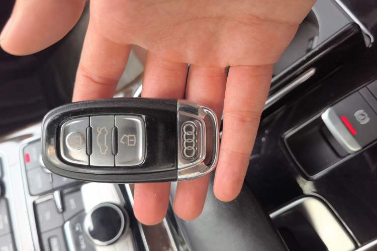 Used Audi A8 2013 A8L 45 TFSI quattro Comfort model Vehicle Key