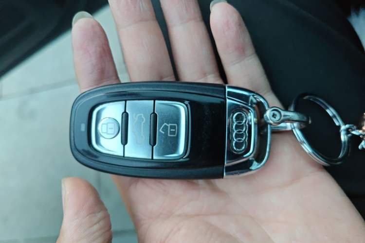 Used Audi A8 2013 A8L 45 TFSI quattro Comfort model Vehicle Key