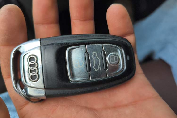 Used Audi A8 2013 A8L 45 TFSI quattro Comfort model Vehicle Key