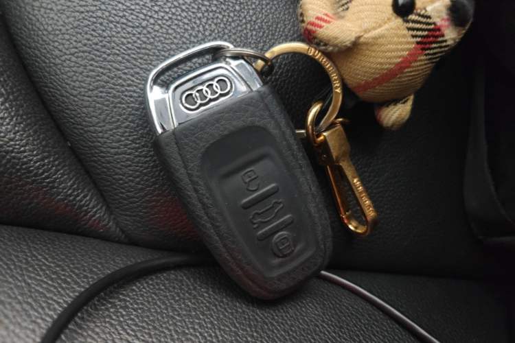 Used Audi A8 2013 A8L 45 TFSI quattro Comfort model Vehicle Key