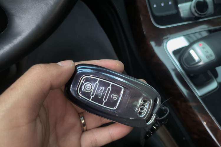 Used Audi A8 2013 A8L 45 TFSI quattro Luxury Model Vehicle Key