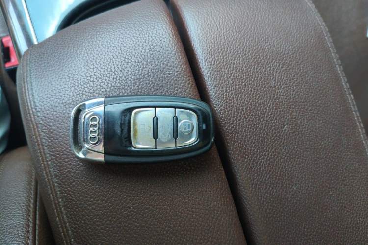 Used Audi A8 2013 A8L 45 TFSI quattro Comfort model Vehicle Key