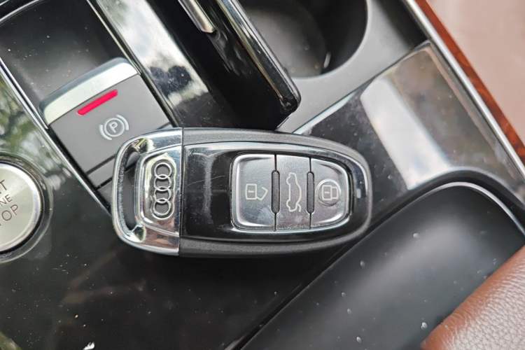 Used Audi A8 2013 A8L 45 TFSI quattro Comfort model Vehicle Key