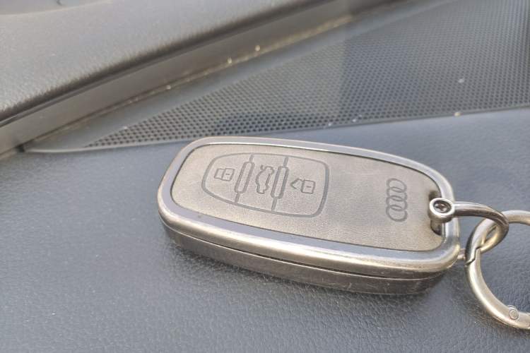 Used Audi A8 2013 A8L 45 TFSI quattro Comfort model Vehicle Key