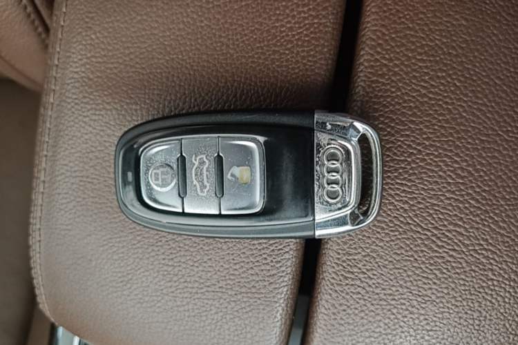 Used Audi A8 2013 A8L 45 TFSI quattro Comfort model Vehicle Key