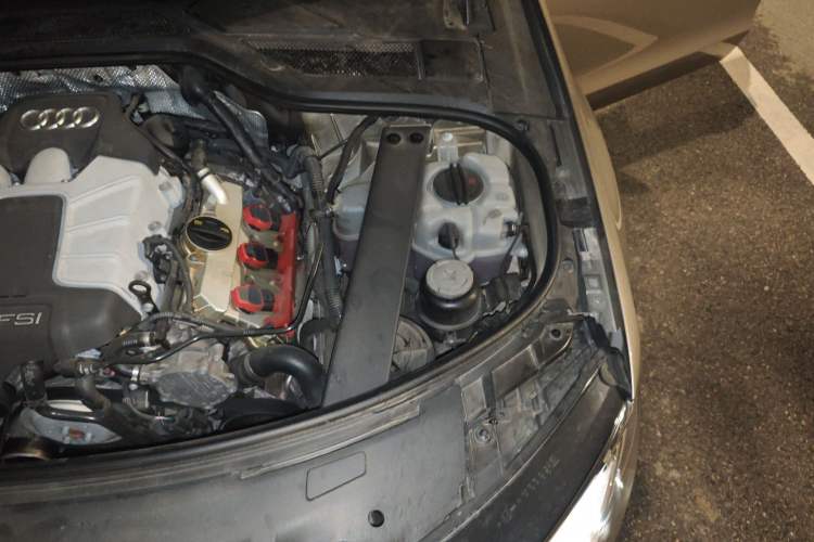 Used Audi A8 2013 A8L 45 TFSI quattro Comfort model Engine Bay Left