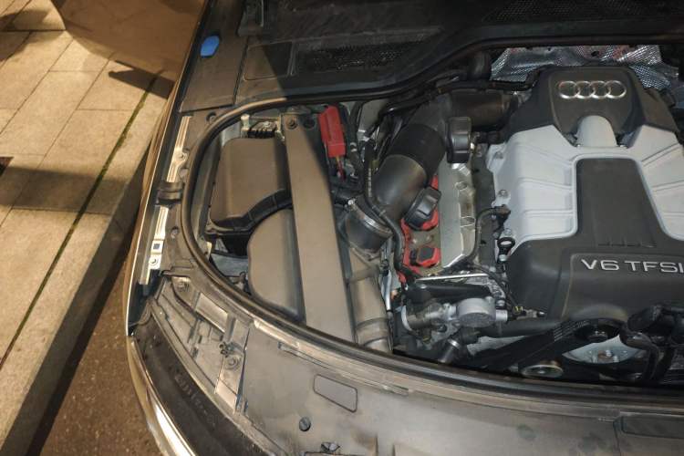 Used Audi A8 2013 A8L 45 TFSI quattro Comfort model Engine Bay Right