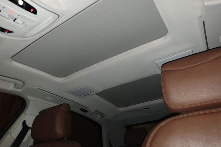 Used Audi A8 2013 A8L 45 TFSI quattro Comfort model Headliner