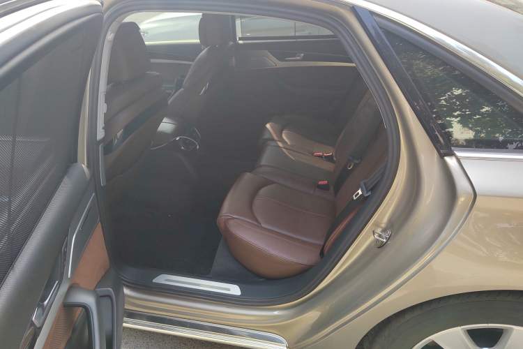 Used Audi A8 2013 A8L 45 TFSI quattro Comfort model Interior 4