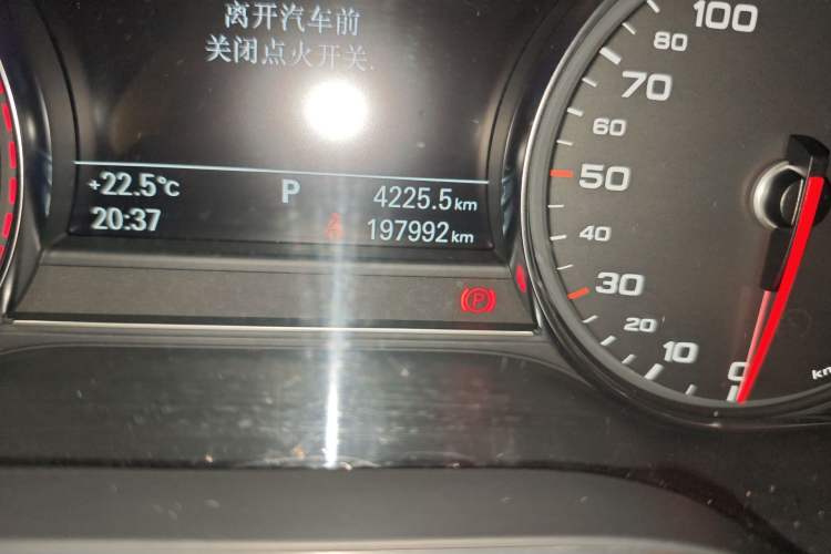 Used Audi A8 2013 A8L 45 TFSI quattro Comfort model Odometer Close Up