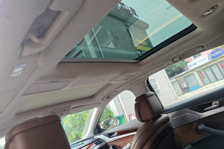 Used Audi A8 2013 A8L 45 TFSI quattro Comfort model Headliner