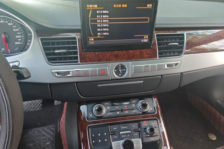 Used Audi A8 2013 A8L 45 TFSI quattro Comfort model Audio And AC Panel