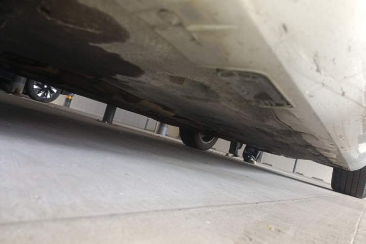 Used Audi A8 2013 A8L 45 TFSI quattro Comfort model Chassis Front Left