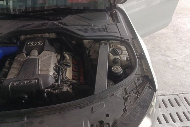 Used Audi A8 2013 A8L 45 TFSI quattro Comfort model Engine Bay Left
