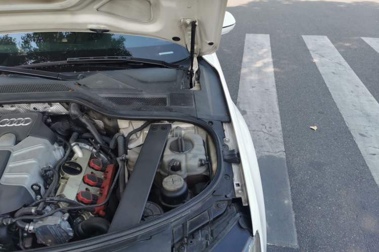 Used Audi A8 2013 A8L 45 TFSI quattro Exclusive Edition Engine Bay Left
