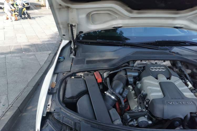 Used Audi A8 2013 A8L 45 TFSI quattro Exclusive Edition Engine Bay Right