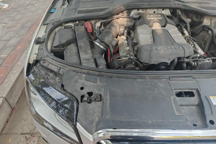 Used Audi A8 2013 A8L 45 TFSI quattro Comfort model Engine Bay Right