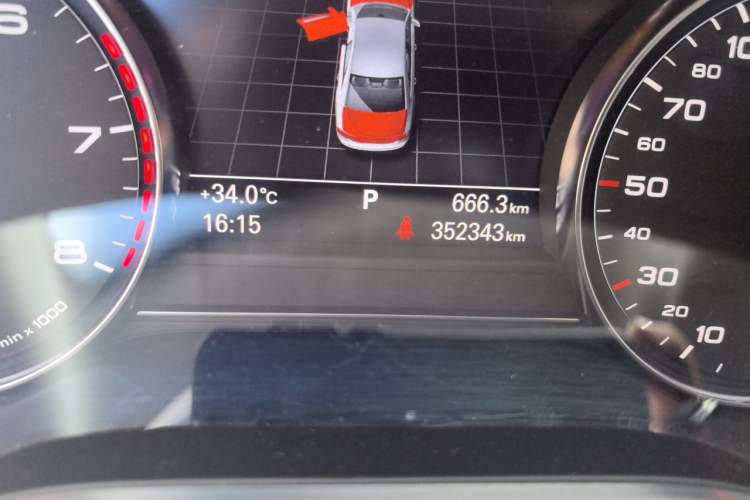 Used Audi A8 2013 A8L 45 TFSI quattro Exclusive Edition Odometer Close Up