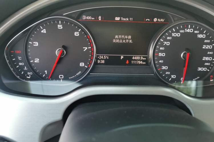 Used Audi A8 2013 A8L 45 TFSI quattro Exclusive Edition Odometer Close Up