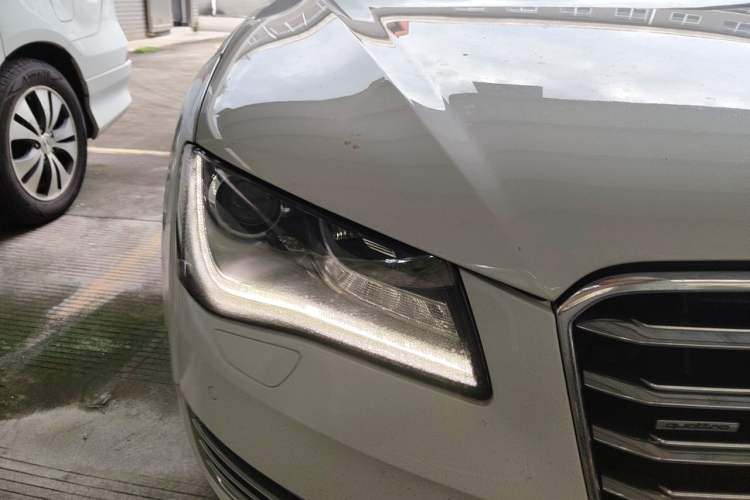 Used Audi A8 2013 A8L 45 TFSI quattro Comfort model Right Front Headlight