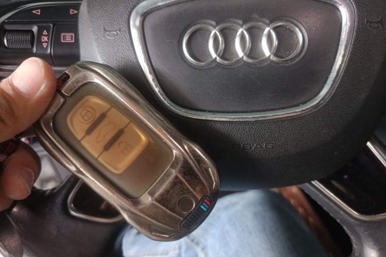 Used Audi A8 2013 A8L 45 TFSI quattro Comfort model Vehicle Key