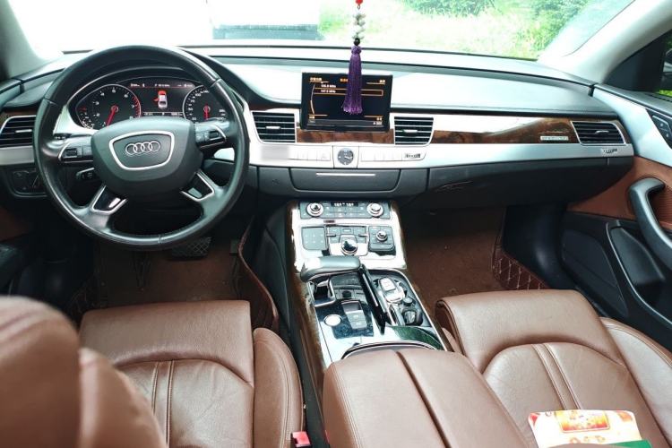 Used Audi A8 2014 A8L 45 TFSI quattro Comfort model Center Console