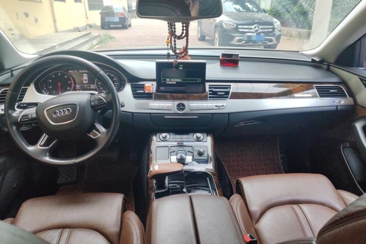 Used Audi A8 2014 A8L 45 TFSI quattro Comfort model Center Console
