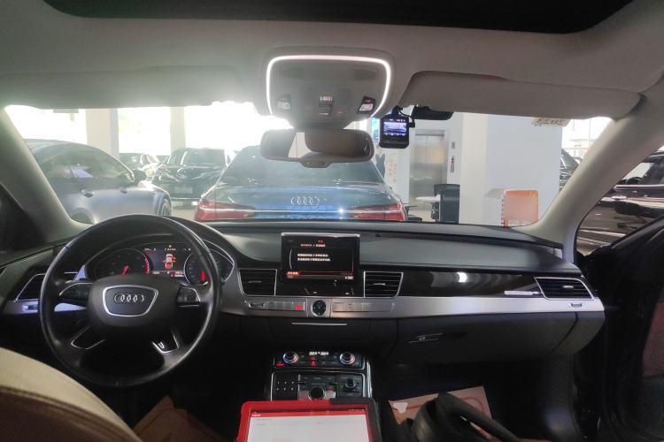 Used Audi A8 2014 A8L 45 TFSI quattro Comfort model Center Console