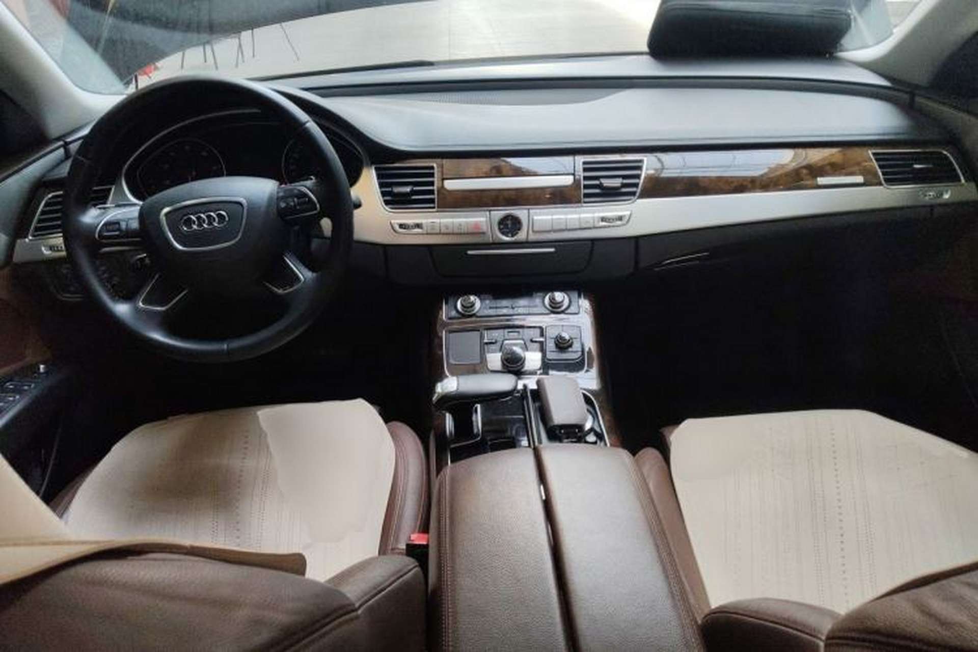 Used Audi A8 2014 A8L 45 TFSI quattro Comfort model Center Console