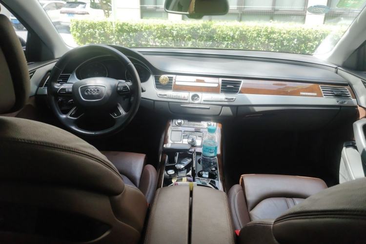 Used Audi A8 2014 A8L 45 TFSI quattro Comfort model Center Console