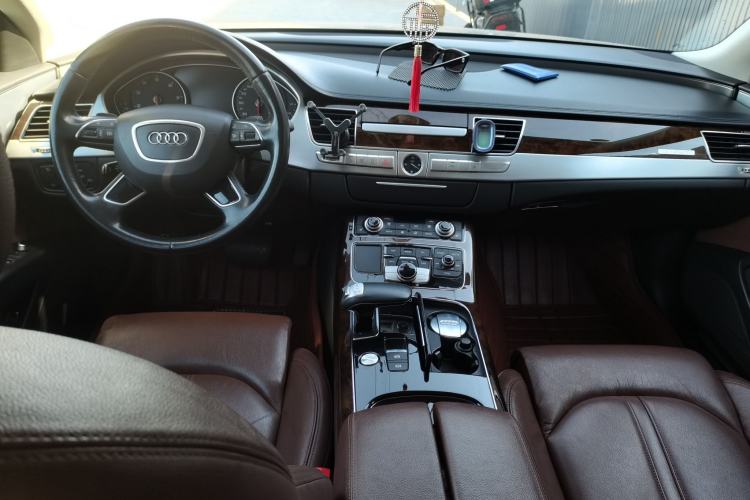 Used Audi A8 2014 A8L 45 TFSI quattro Comfort model Center Console