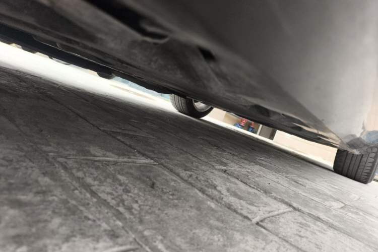 Used Audi A8 2014 A8L 45 TFSI quattro Comfort model Chassis Front Left