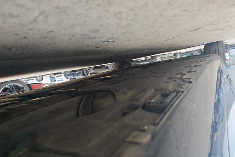 Used Audi A8 2014 A8L 45 TFSI quattro Comfort model Chassis Rear Left