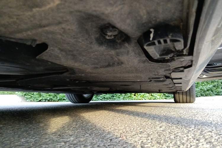 Used Audi A8 2014 A8L 45 TFSI quattro Comfort model Chassis Rear Right